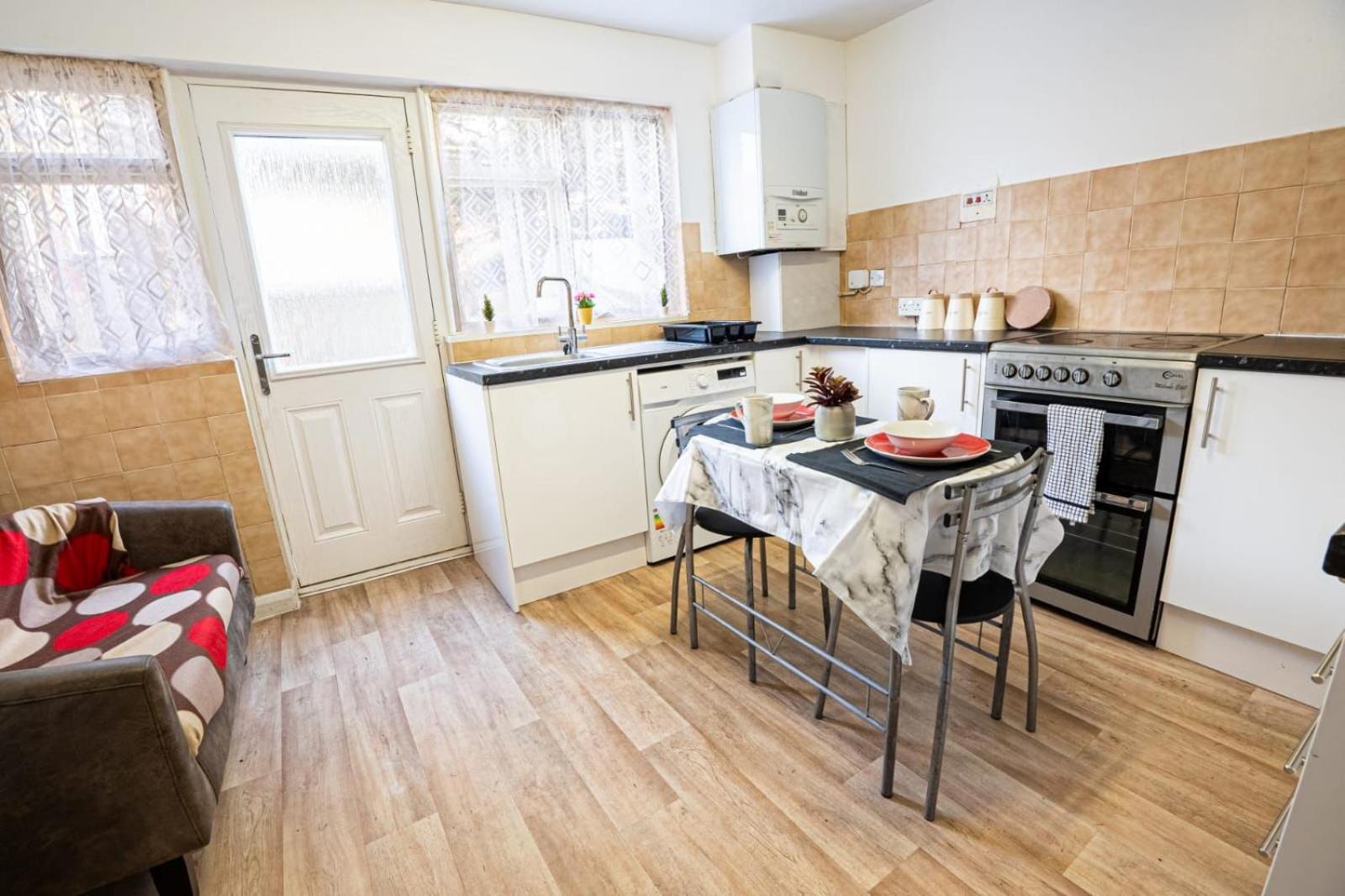 Docklands Near Excel And Airport 2 Double Ensuites For Up To 4 People * Londra