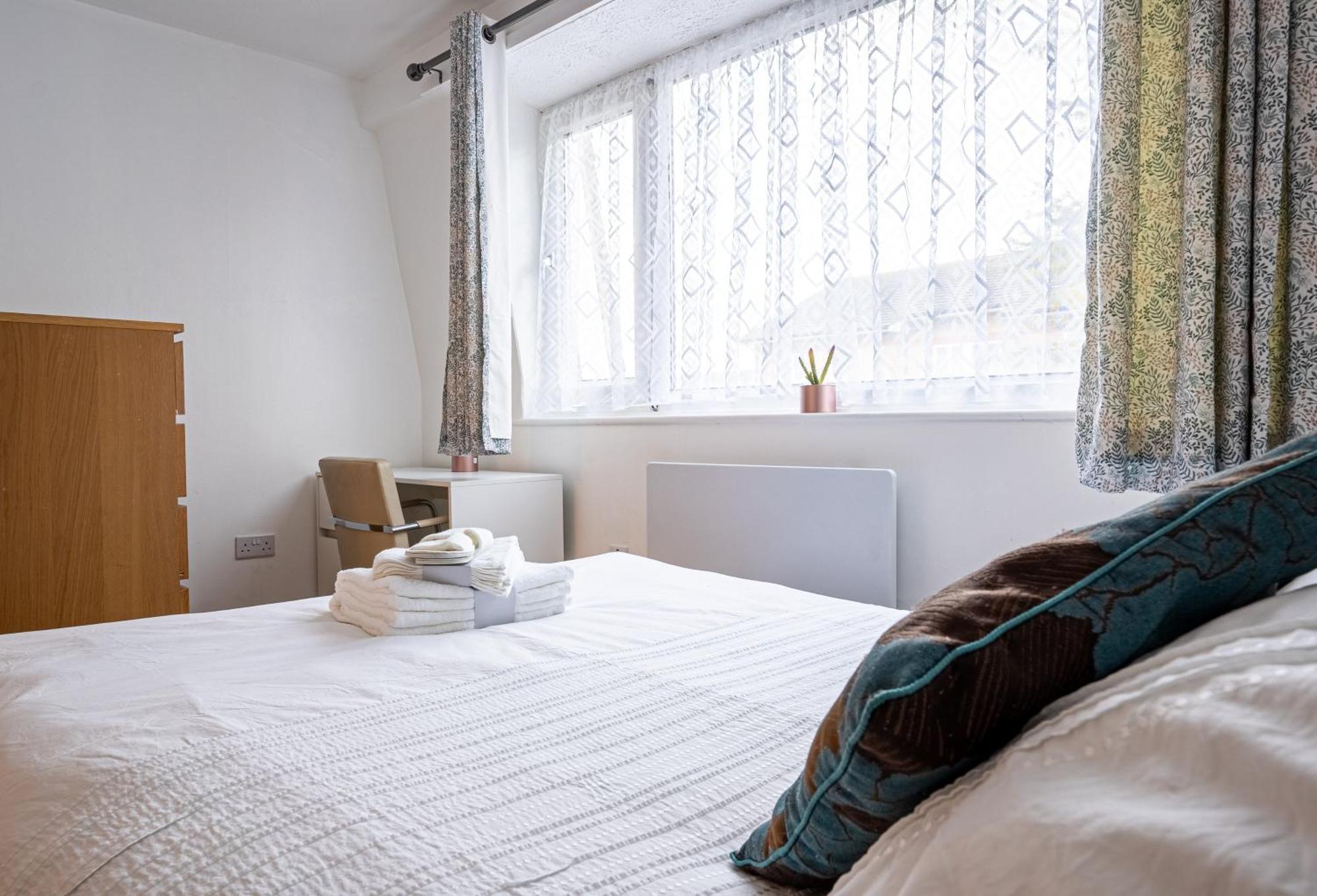 Docklands Near Excel And Airport 2 Double Ensuites For Up To 4 People * Londra